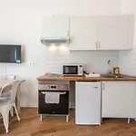 New 1 Min Metro, Cozy 1 Bed Close To Downtown, Wifi A